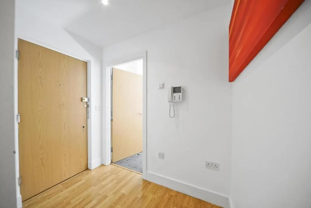 Marx Stylish 1-Bed Apartment Near London Bridge & Tower Bridge - Great Location With Free Parking