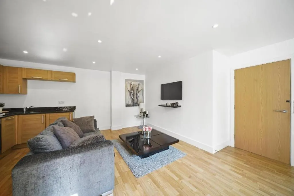 Marx Stylish 1-Bed Apartment Near London Bridge & Tower Bridge - Great Location With Free Parking