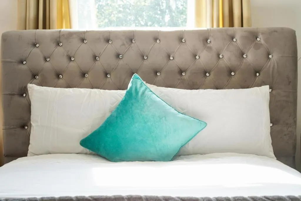 Marx Stylish 1-Bed Apartment Near London Bridge & Tower Bridge - Great Location With Free Parking