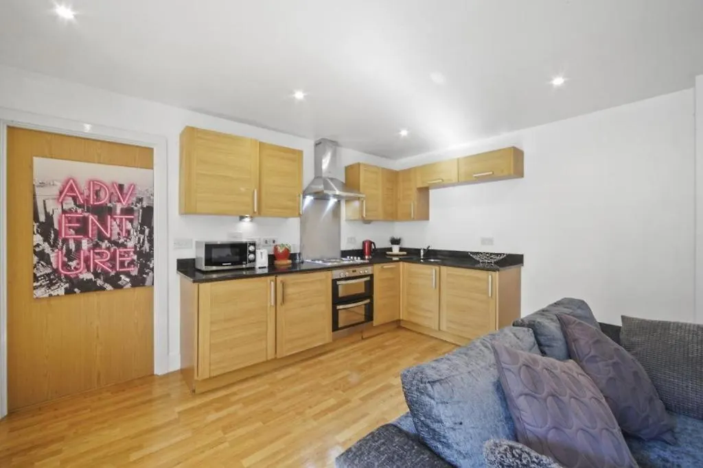 Marx Stylish 1-Bed Apartment Near London Bridge & Tower Bridge - Great Location With Free Parking