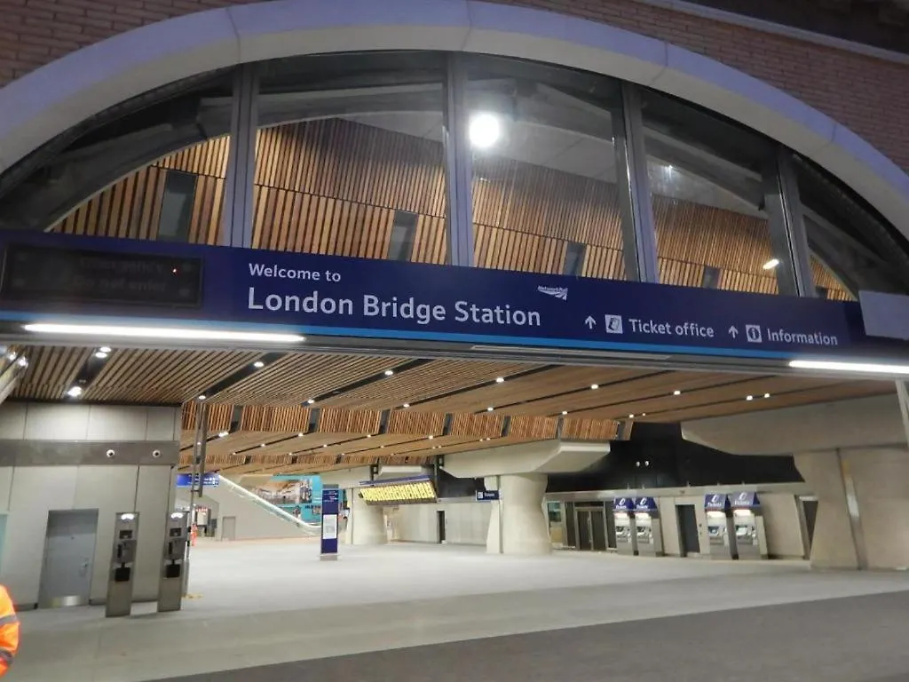 Marx Stylish 1-Bed Apartment Near London Bridge & Tower Bridge - Great Location With Free Parking 0*,  Reino Unido