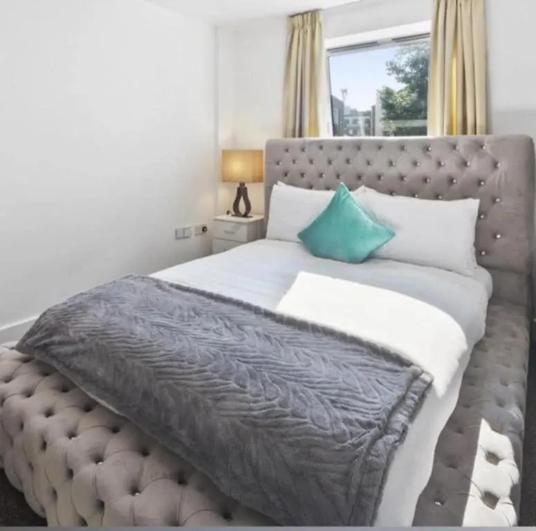 Marx Stylish 1-Bed Apartment Near London Bridge & Tower Bridge - Great Location With Free Parking 0*,
